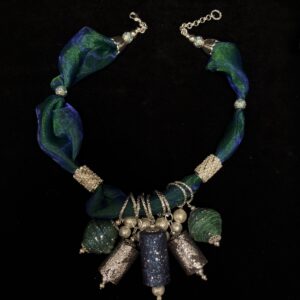 Collana nastro organza blu e verde