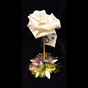 Rosa con stelo avorio organza rosso/blu